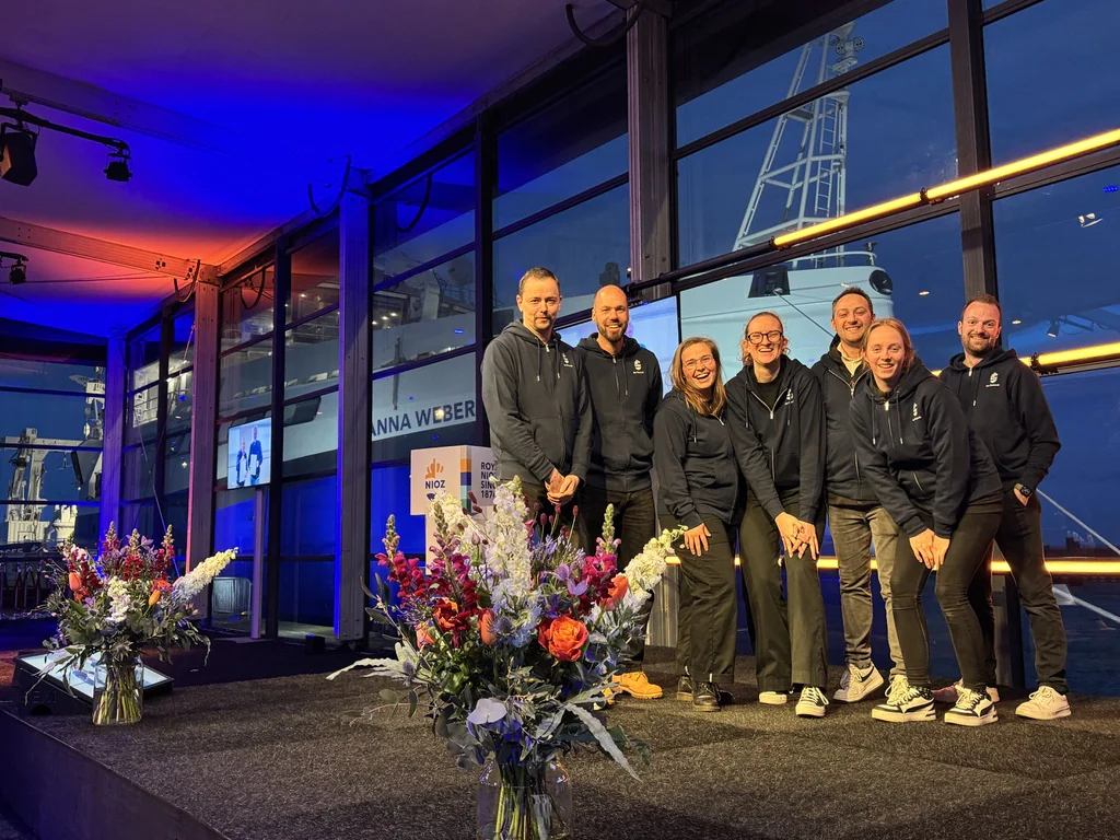 Het SEM productie team van de registratie van de schipdoop voor NIOZ op Texel