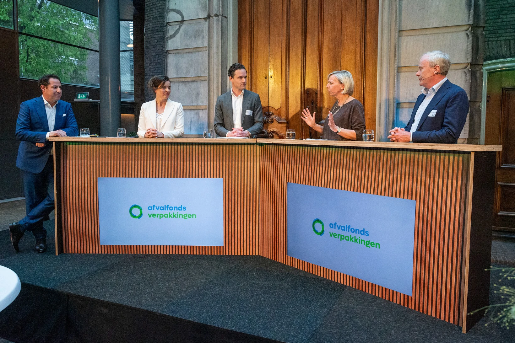 Presentatiedesk bij SEM